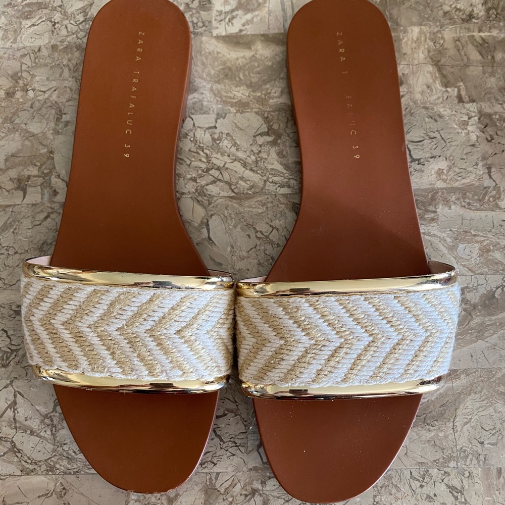 Zara Gold & White Slip on Sandals